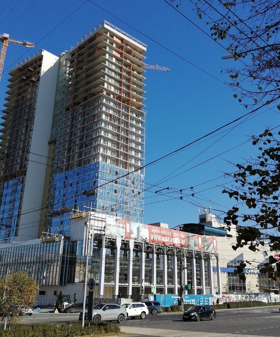 Современная застройка центра Челябинска