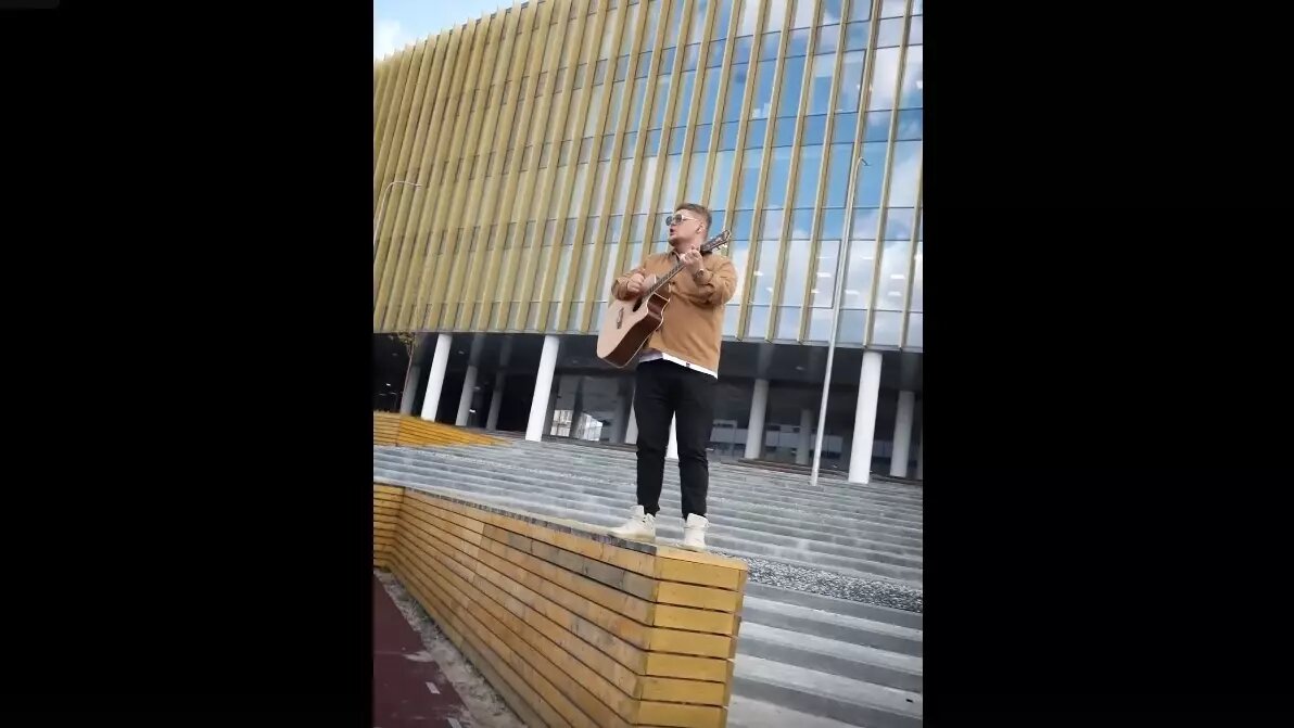     Нижегородские блогеры записали песню о питании в «Школе 800» после жалоб на качество блюд в учреждении. Ролик накануне появился на странице Insight People NN.