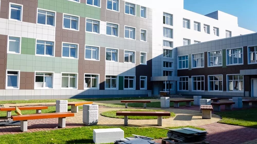     Сегодня представители Администрации города Ростова-на-Дону провели выездную рабочую встречу с подрядчиком, капитально ремонтирующим школу №44 и родительским активом обучающихся.