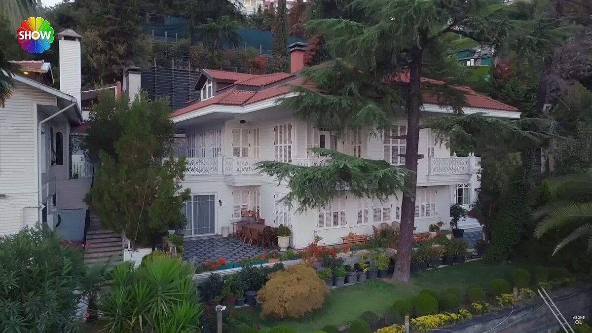 Кадр из сериала «Клюквенный щербет», Турция, 2022 год