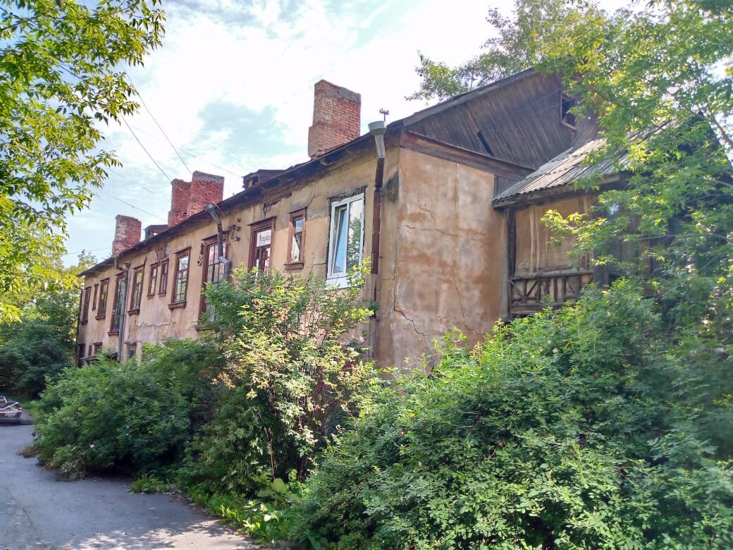 Летом, в зелени домик наш прекрасный. 