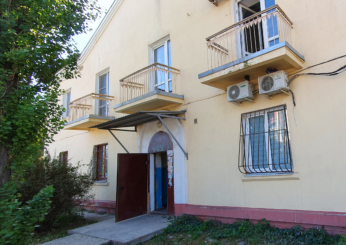 Волгоград, ул. Ангарская, 43. Дом, в котором находилась сберкасса. Фото автора.