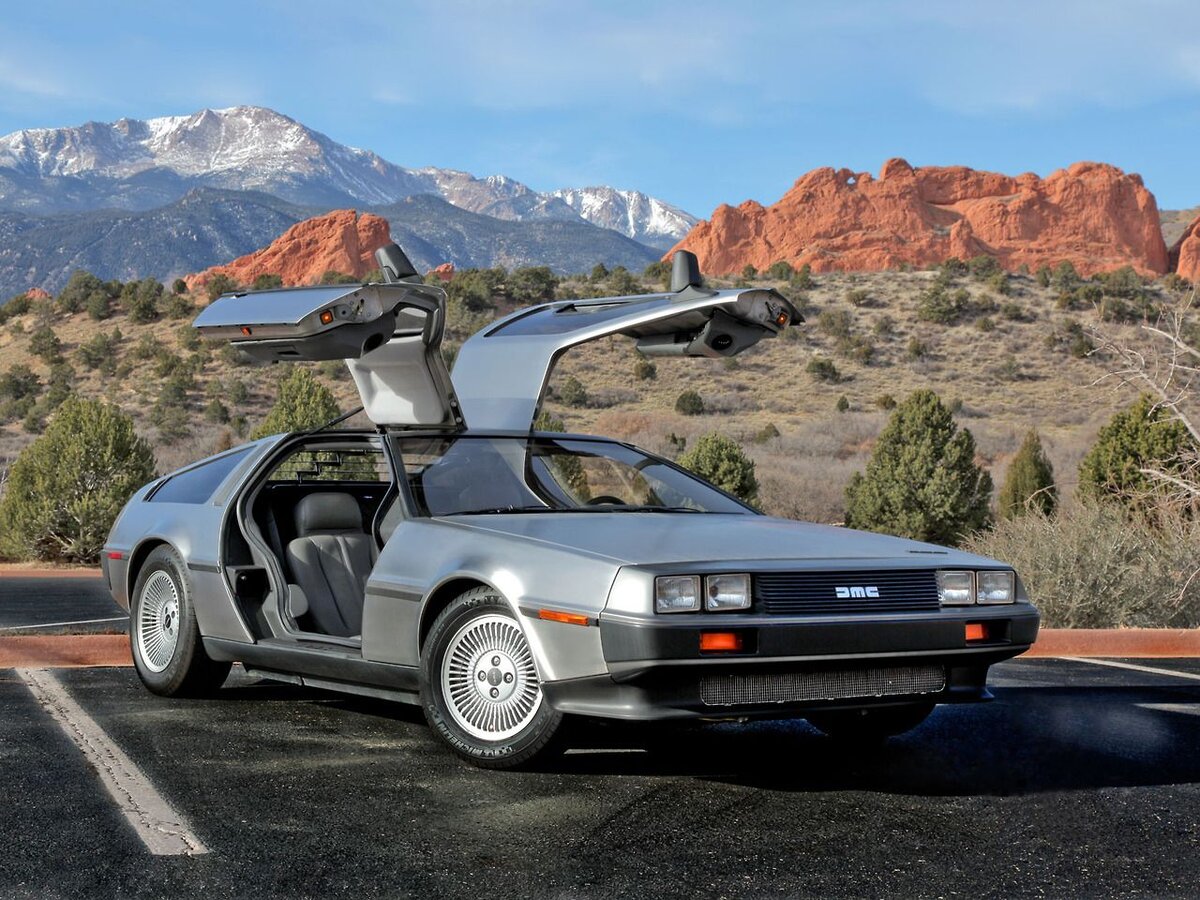DeLorean DMC-12