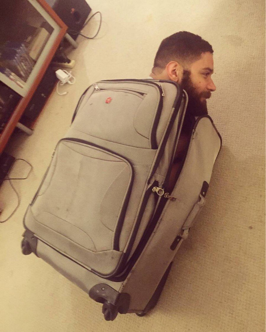 Человек с чемоданом