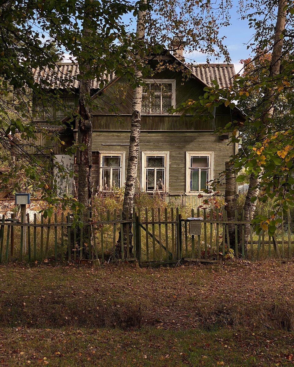 Поселок песочный. Песчаные холмы Всеволожск. Дом замок на Холме под Всеволожском.