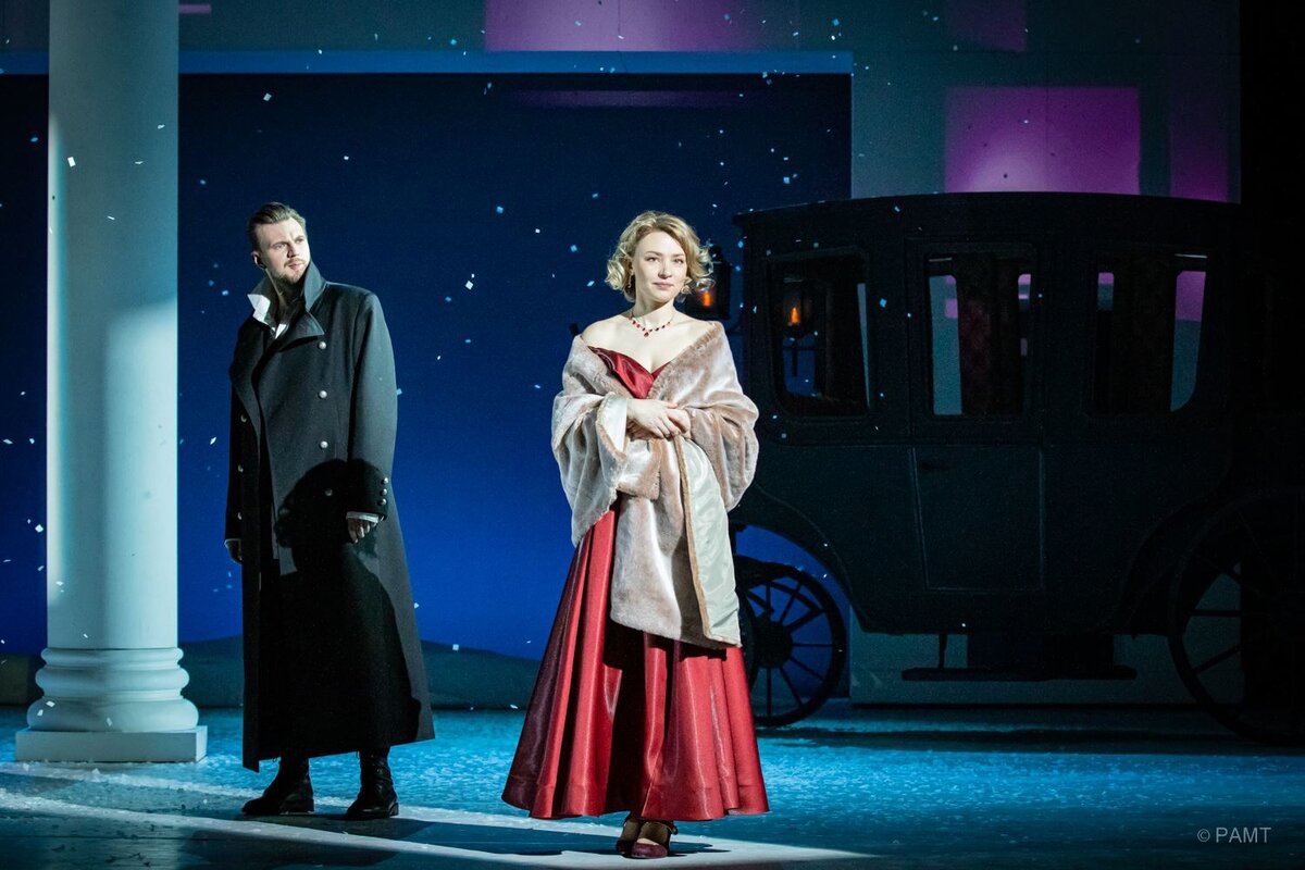 Чацкий и Софья. Фото из альбома https://m.vk.com/album-78749080_277408695