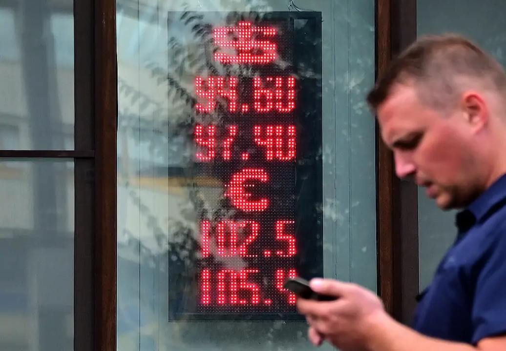    Глава ВТБ Костин: ввод «мембраны» приведет к курсам доллара по 150 и 250 рублей