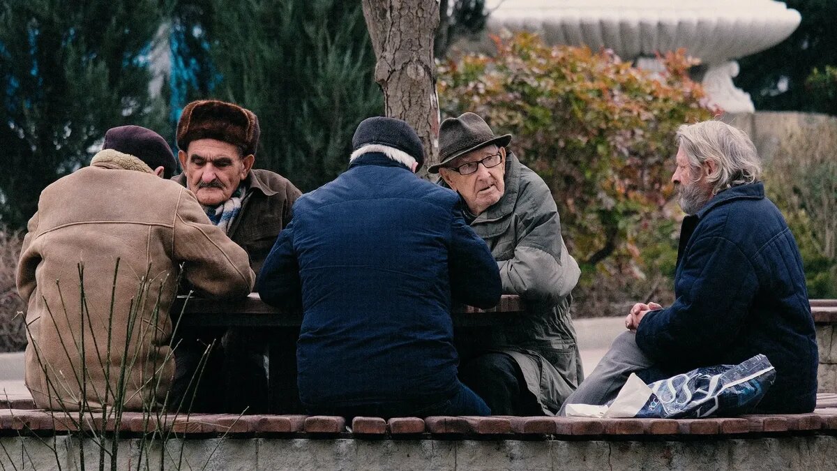 Пожилые всегда рады финансовой поддержке. Фото: unsplash.com
