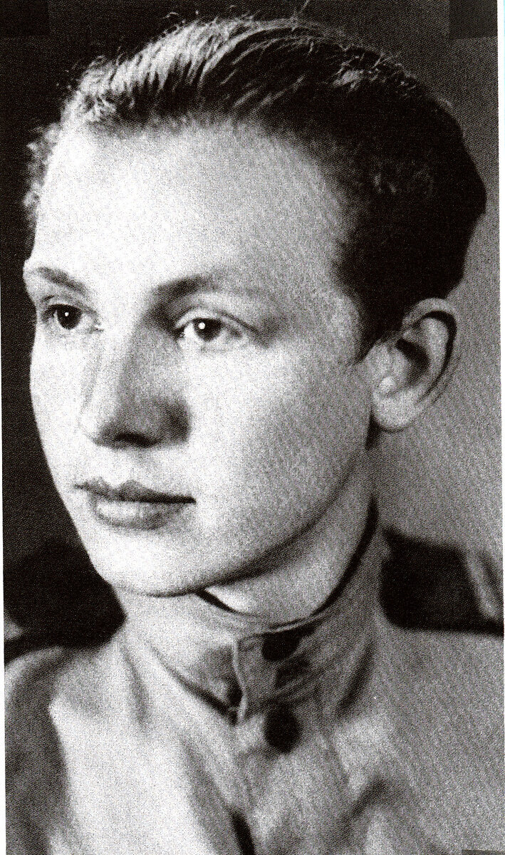 Сержант И.М. Смоктунович (в будущем Смоктуновский)