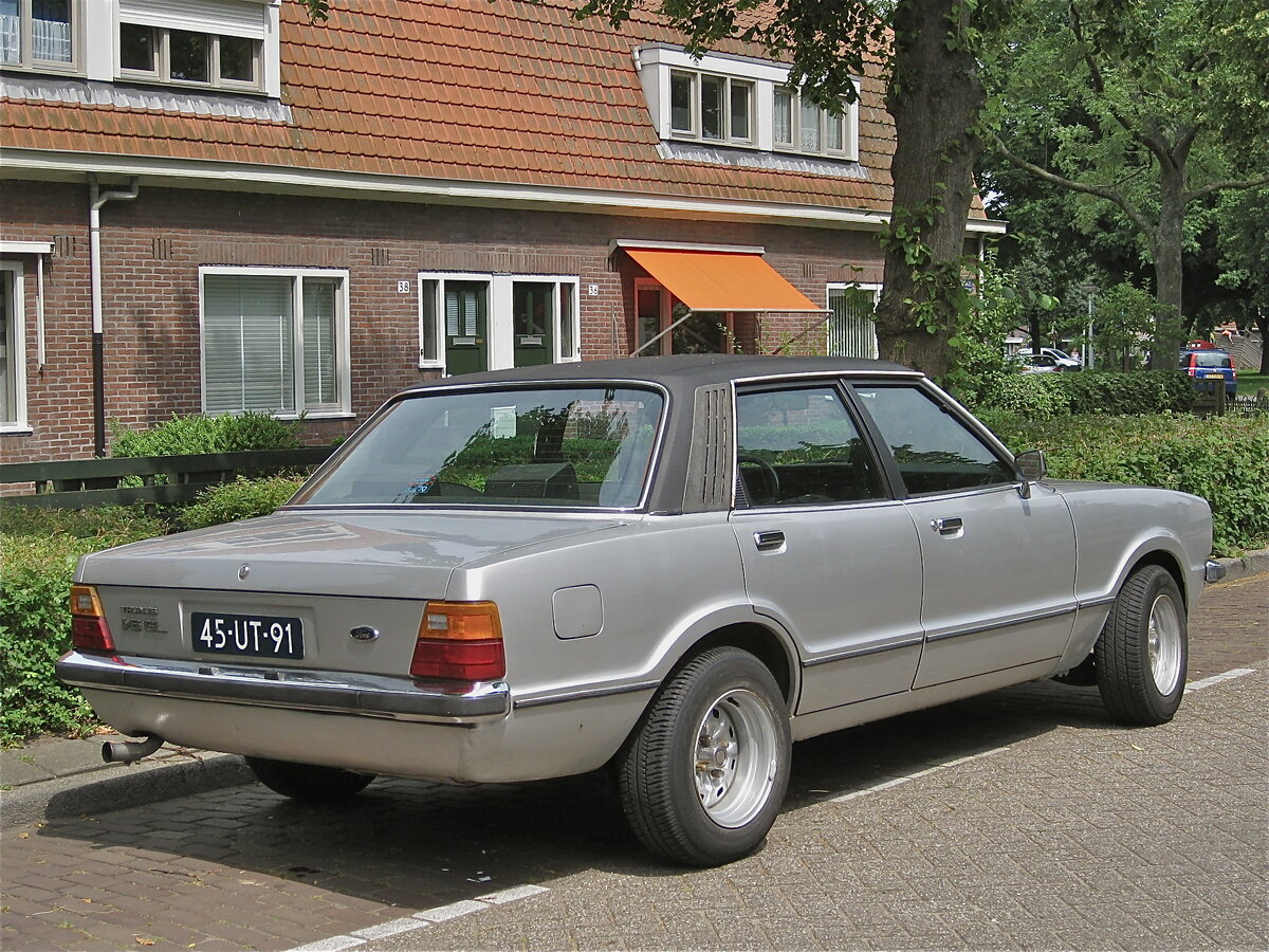 Вот так в 1977 году выглядел свеженький Форд Таунус из салона.
Автор фото Sander Toonen, Flickr