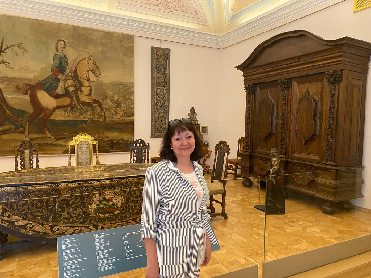 Я на экскурсии в Эрмитаже. Санкт-Петербург.