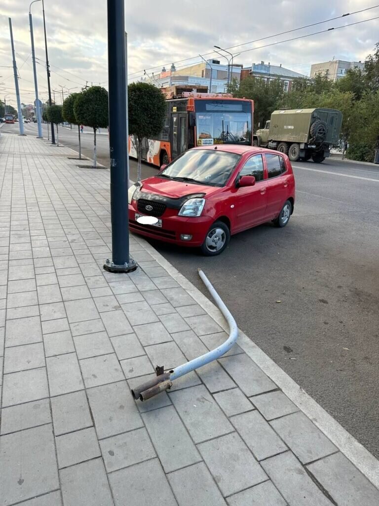    Из-за упавшей опоры в центре Оренбурга троллейбусы будут ходить по укороченной схеме Кристина Просвиркина