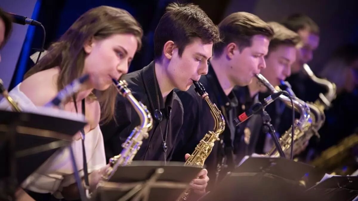     Джазовое движение Хакасии получило почти три миллиона федеральных денег на лабораторию авторской музыки, сообщает Минкультуры Хакасии.