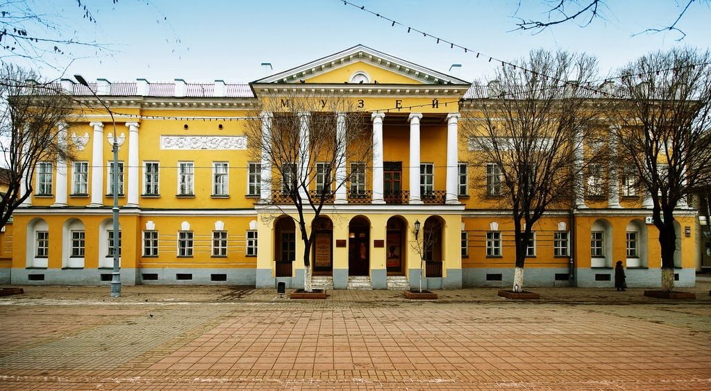 Оренбургский губернаторский историко-краеведческий музей основан 24 ноября 1830 года по указу оренбургского военного губернатора графа Павла Петровича Сухтелена.