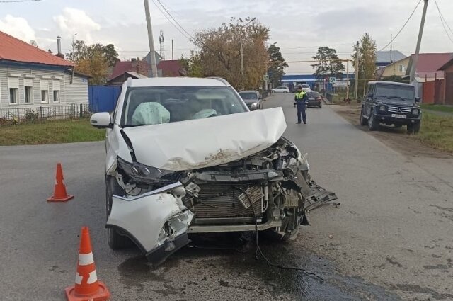    ДТП на перекрёстке. Фото: Пресс-служба УМВД России по Омской области