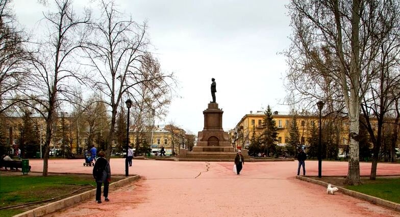 Площадь Революции со стороны ул Венцека