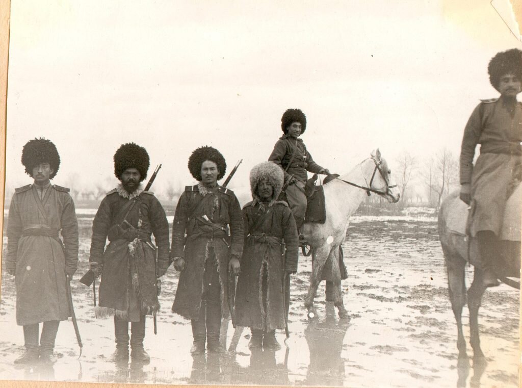 Бойцы Текинского конного полка. (https://www.pravmir.ru/wp-content/uploads/2014/05/Tek-204.jpg)