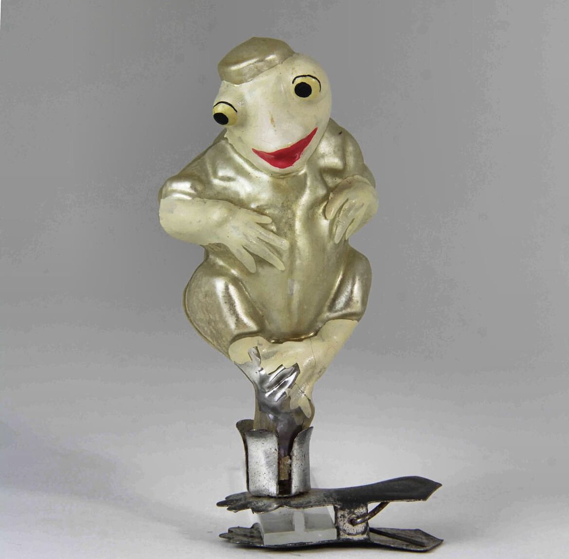 Вот та самая Лягушка из набора «Золотой ключик», которая стоила более полумиллиона рублей. Фото из сети Интернет.