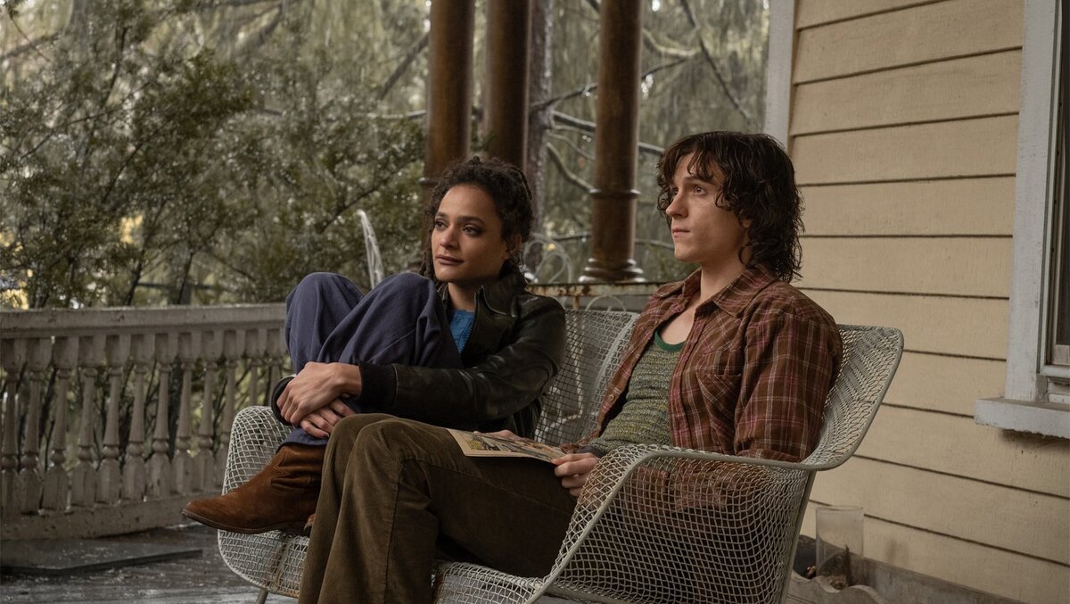 Кадр из сериала «Переполненная комната»