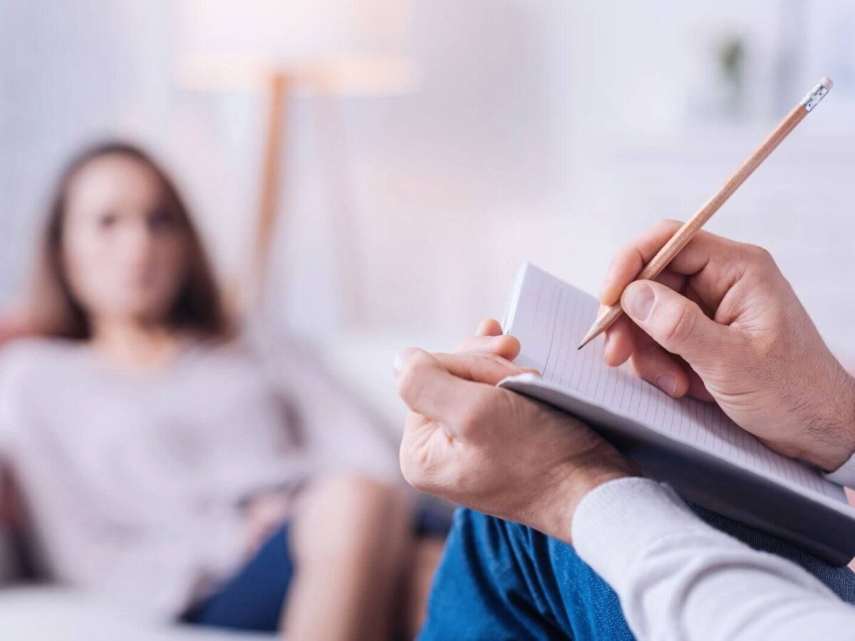    ChatGPT сравнили по эффективности с настоящим психотерапевтом