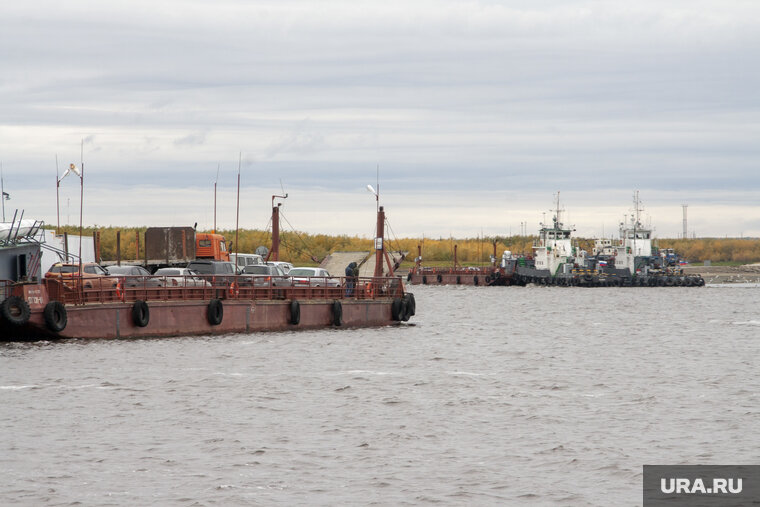    Движение на переправе остановлено из-за усиления ветра