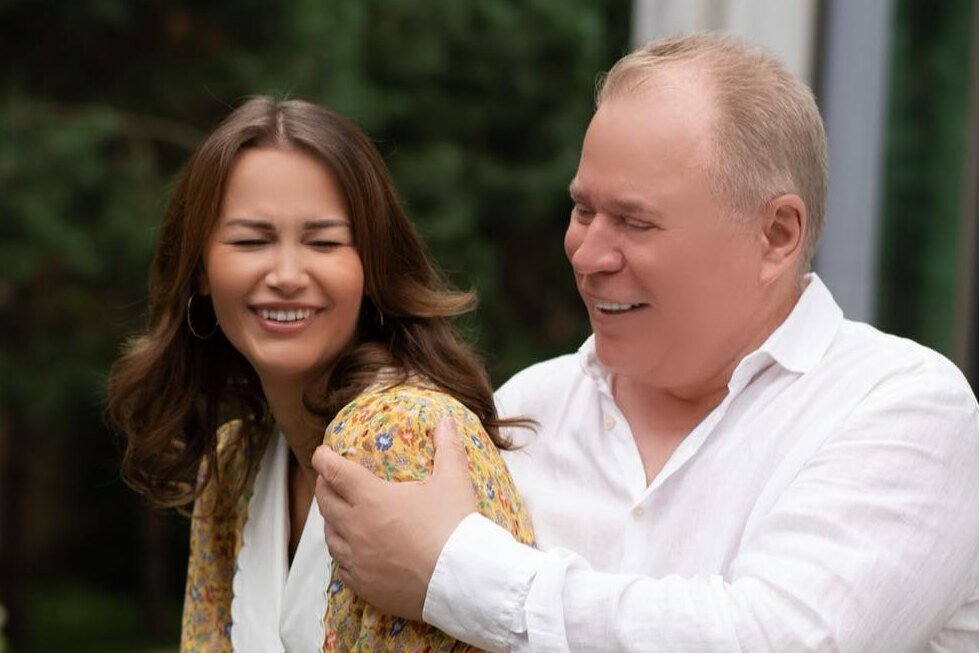     Звездный адвокат Анатолий Кучерена развелся с женой, которая намного младше его