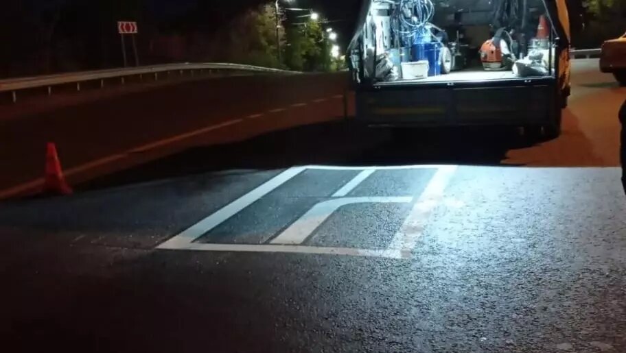     В Казани в нескольких районах собираются нанесли новую дорожную разметку на перекрестках улиц. Об этом сообщили в Госавтоинспекции города.