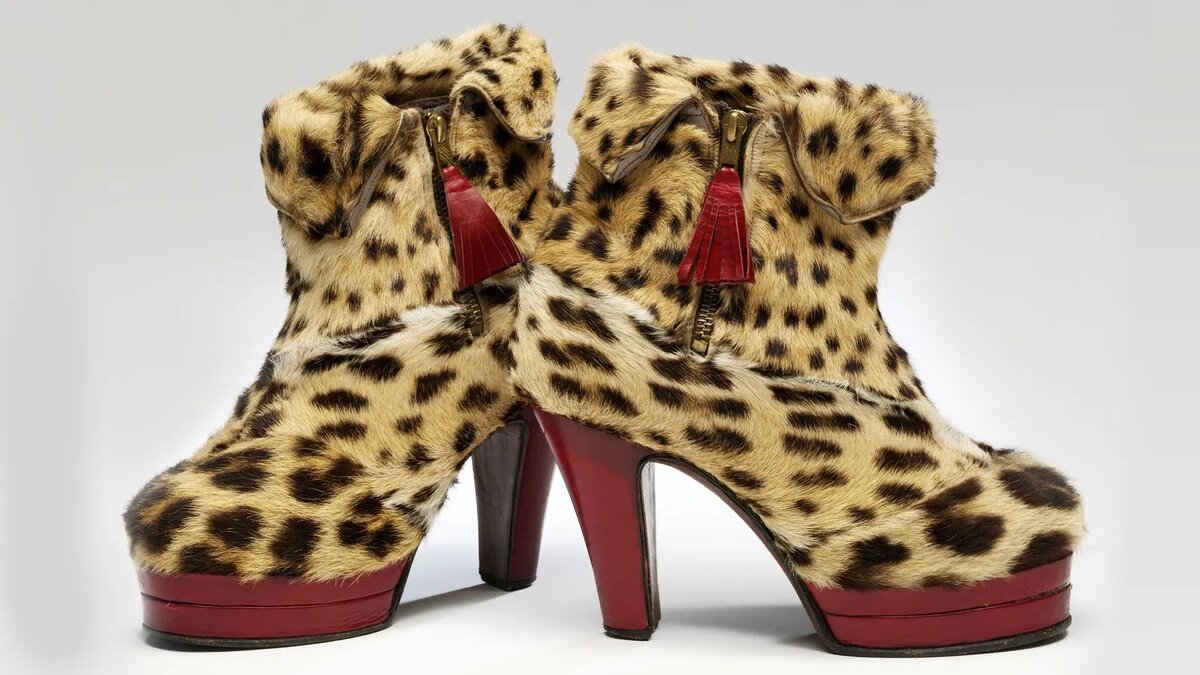 Ботинки, 1943. (с) Из коллекции музея Виктории и Альберта