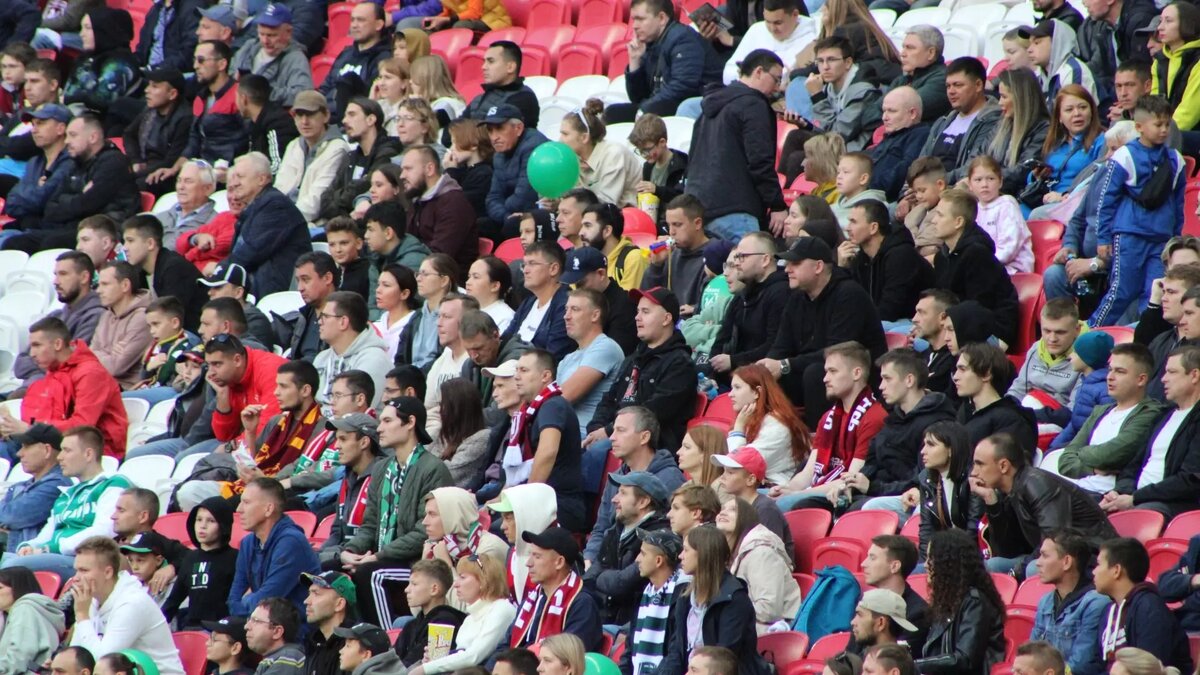     Матч 10-го тура Российской премьер-лиги (РПЛ) между казанским «Рубином» и «Краснодаром» на «Ак Барс Арене» посетили 5 557 человек. Такие данные указаны в протоколе игры.