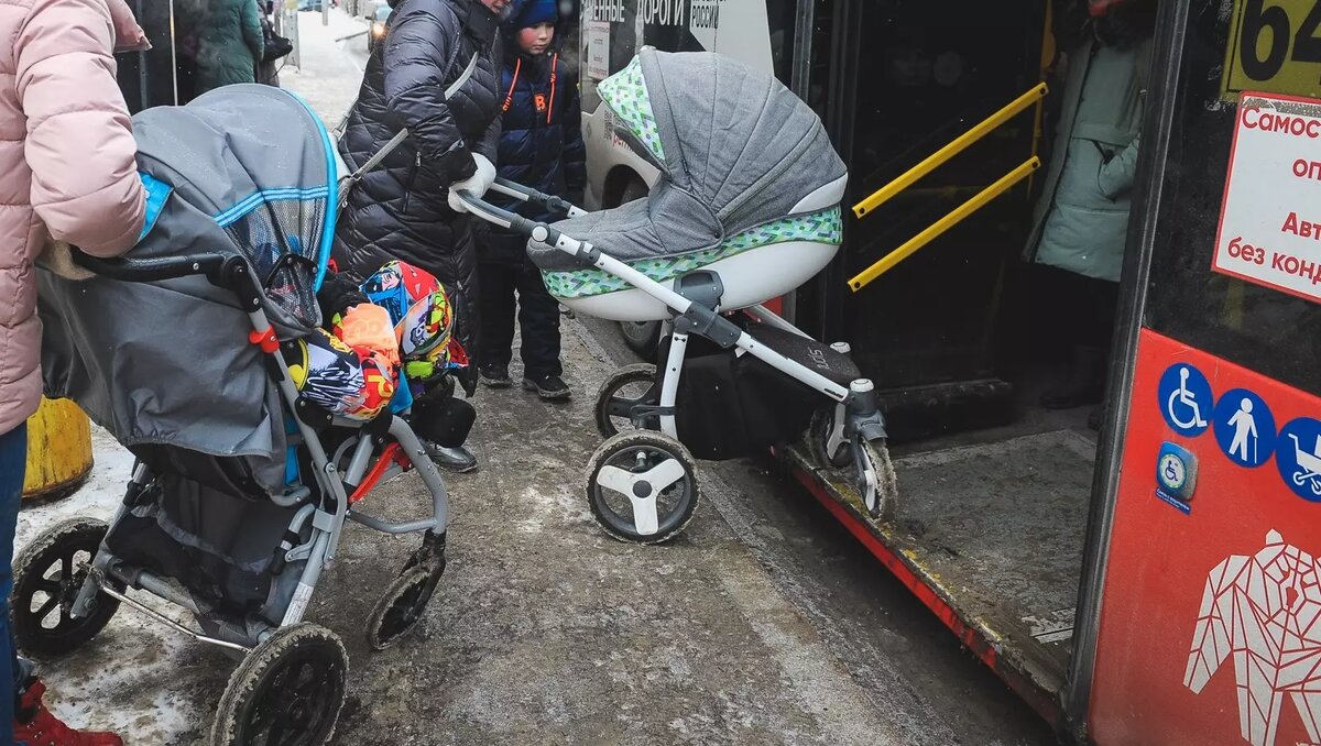     В Казани местные жители попросили предоставить адекватную доступную среду для всех желающих. Соответствующим жалобой с Inkazan поделился наша читательница.