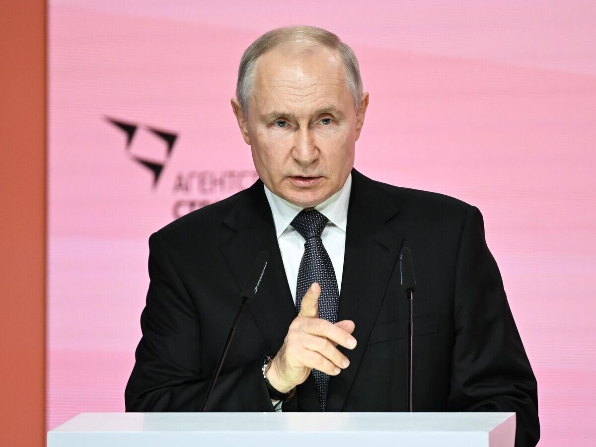    Президент РФ Владимир Путин выступает на пленарном заседании форума "Сильные идеи для нового времени – 2023" в Москве© РИА Новости / Алексей Майшев