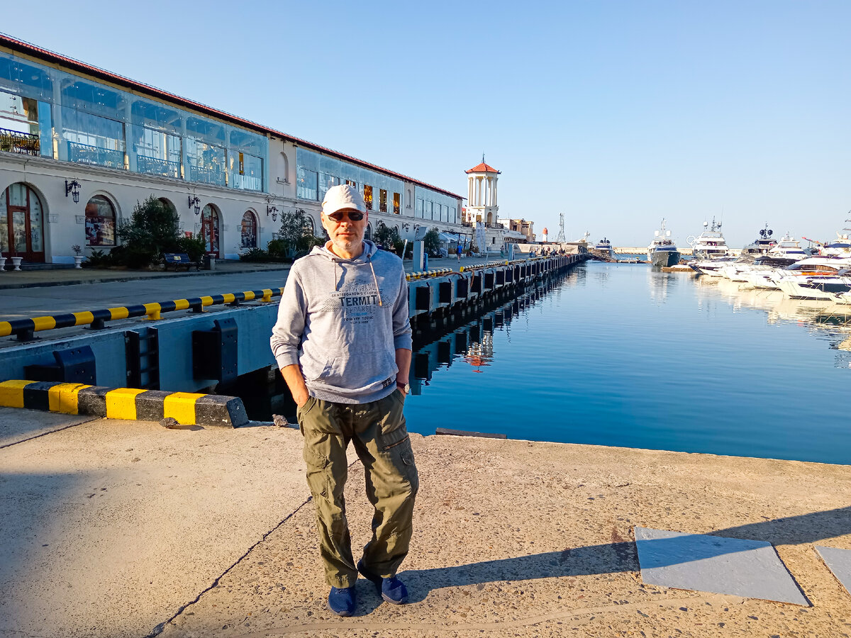 Автор рассказа и канала, Михаил Лекс. Сочи, Морской вокзал, Чёрное море