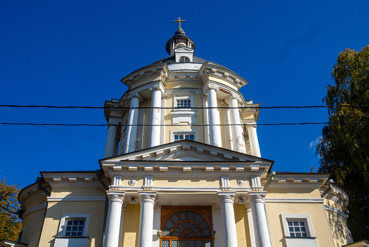Храм Владимирской иконы Богородицы в Виноградово. Детали. Москва. Фото автора статьи (листайте галерею, ещё 2 фото)