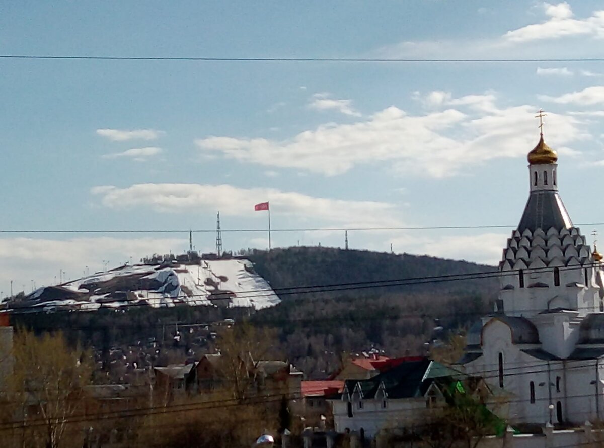 Фото от подруги. Знамя Победы на Николаевской сопке