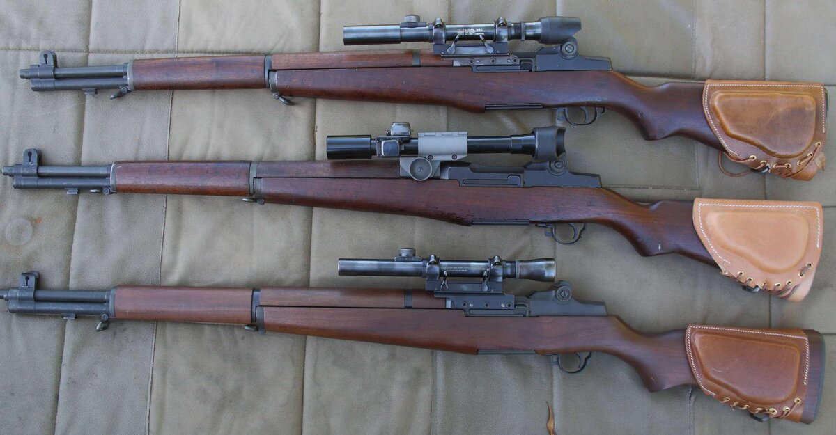 M1 Garand: Американская иконическая винтовка M1 Garand стала первым штатным автоматическим оружием американских солдат. Её высокая скорострельность и надёжность стали ключевыми характеристиками, делающими её популярным среди американских военнослужащих.
