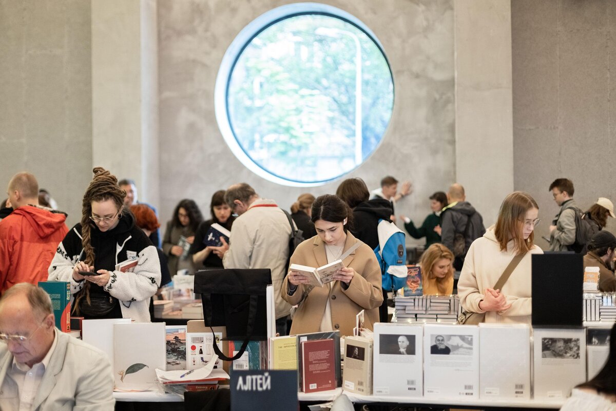 Дк рассвет книжная ярмарка. Rassvet book fair 2022. Book fair. Заседание кафедры в университете. Умная книжная ярмарка в дк рассвет.