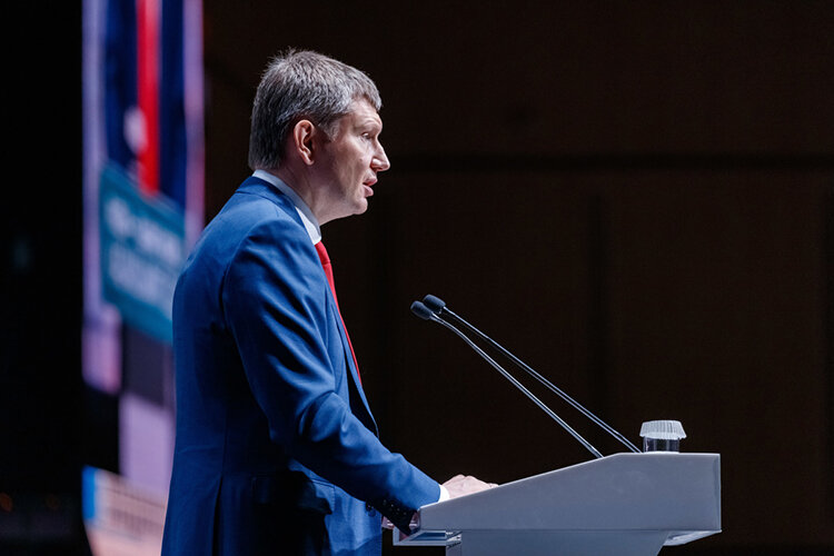    По мнению Максима Решетникова, имеет смысл устроить в России некий аналог «китайской модели» организации курса рубля, речь идет о «некоей мембране между внутренним и внешним рынками рублей» Фото: «БИЗНЕС Online»