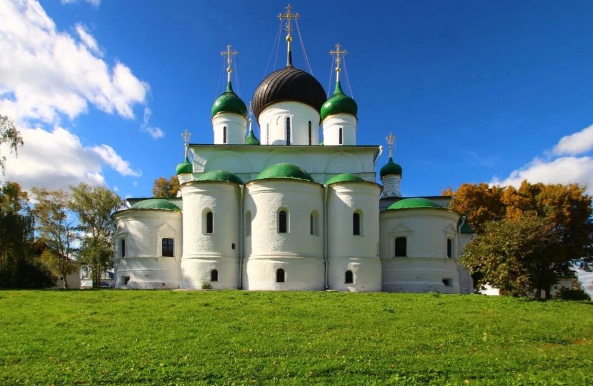 Ярославль переславль залесский. Переславль-Залесский золотое кольцо. Переяслав Залесский Ярославская. Золотое кольцо России Переславль-Залесский Горицкий монастырь. Достромичательности Переславль Залесский.