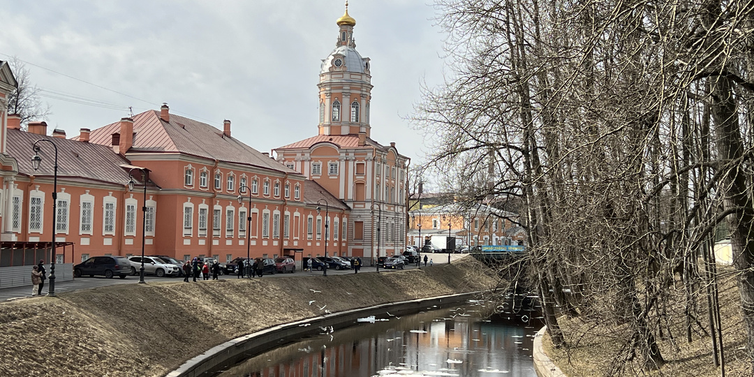 Почему россияне выбирают Санкт-Петербург, а не Москву