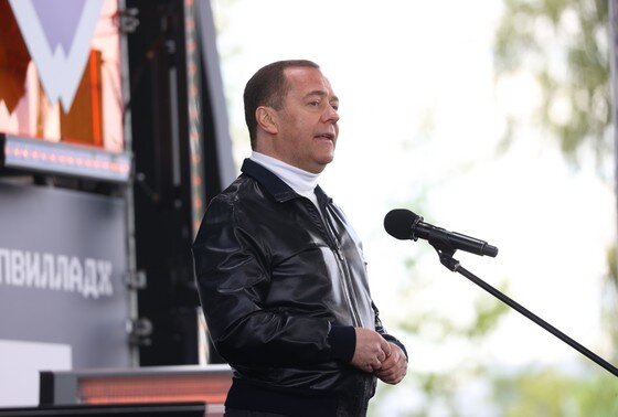    Дмитрий Медведев