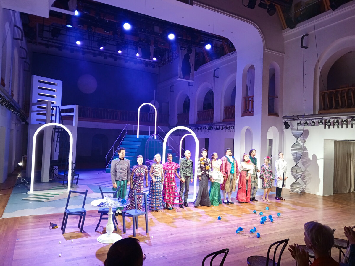 30 сентября 2023 года в театре "Школа драматического искусства" представили премьеру спектакля "Шкоал драматического искусства"