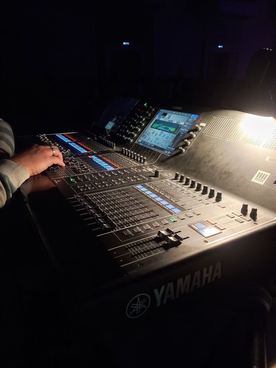 Yamaha CL5.