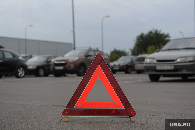    Пешеход находился на проезжей части без элементов светоотражения на одежде