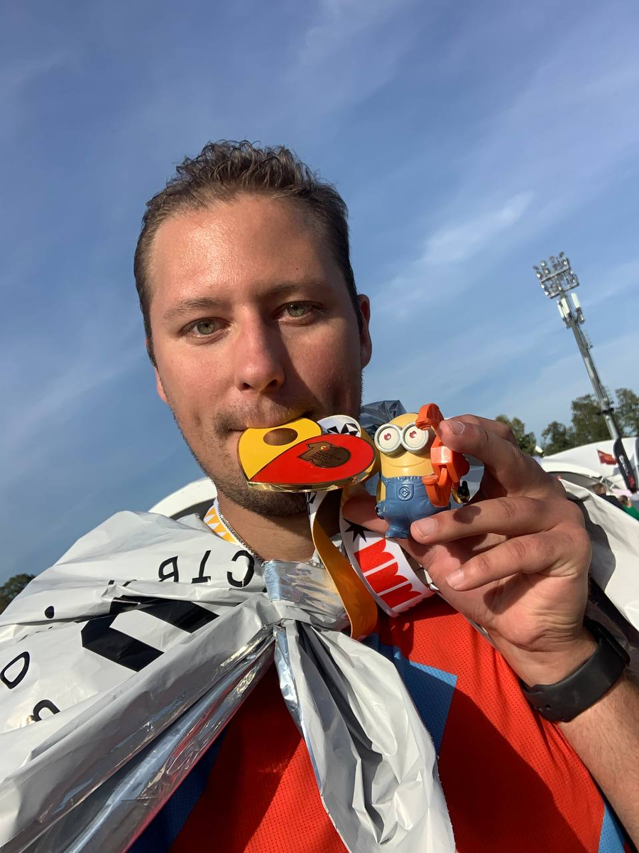 Довольный человек