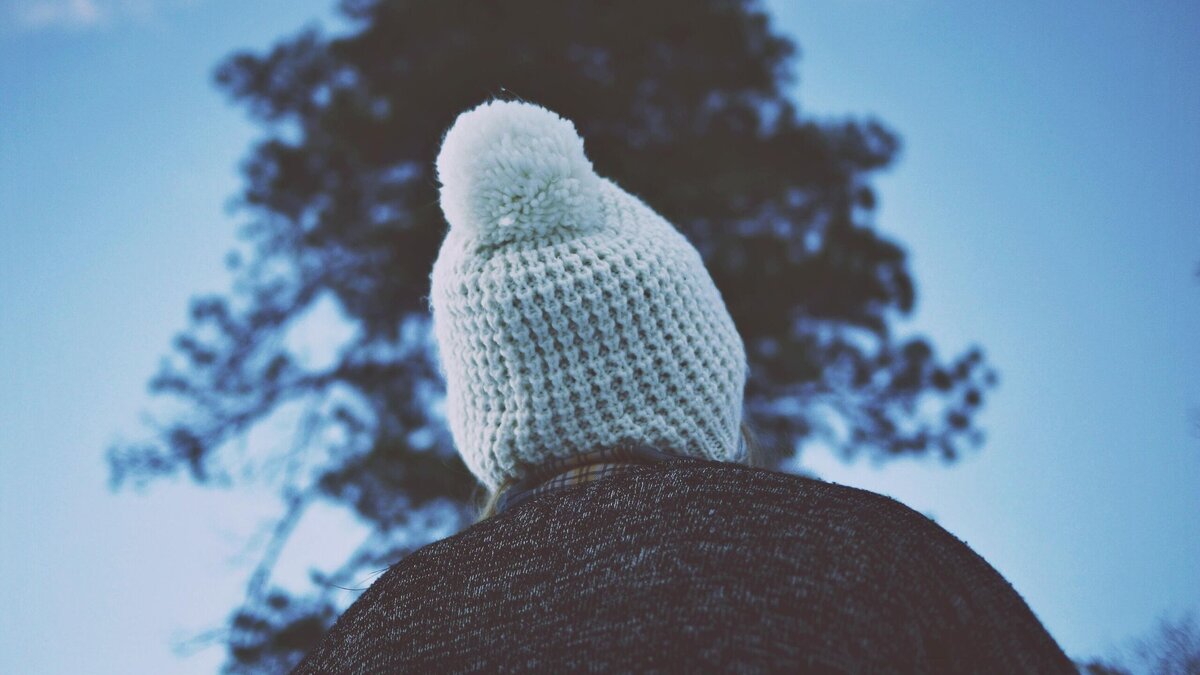    Нужна ли шапка? Главный миф о менингите "подсунули" русские классики© Unsplash | Коул Патрик