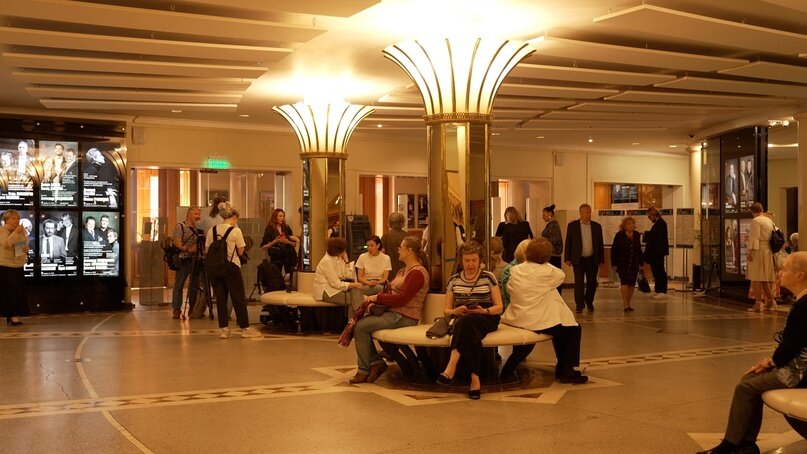 МГАФ, 26 мая 2023 в ожидании «Чуда живого слова» (фото К.Мироманов) 