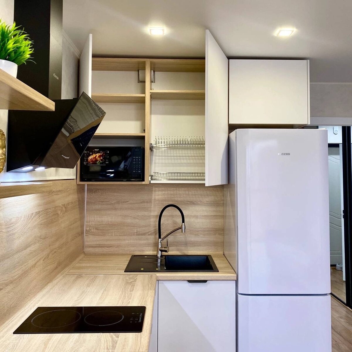 Готовая кухня от FORREST для молодой пары из Москвы. Листайте галерею, чтобы лучше рассмотреть проект