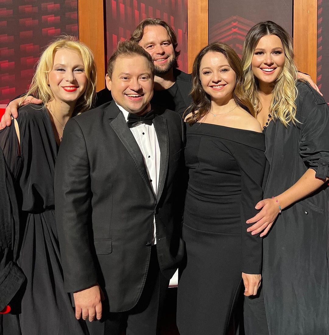 Актеры т/с «Универ» встретились на ТНТ через 15 лет