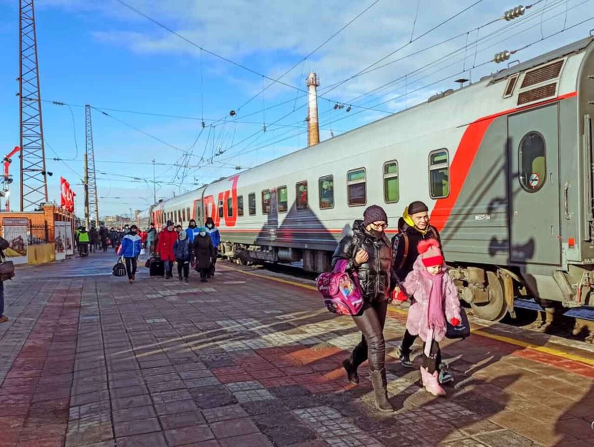 Воронеж дивногорье электричка. Прямая электричка. Симферополь Оренбург прямой поезд.