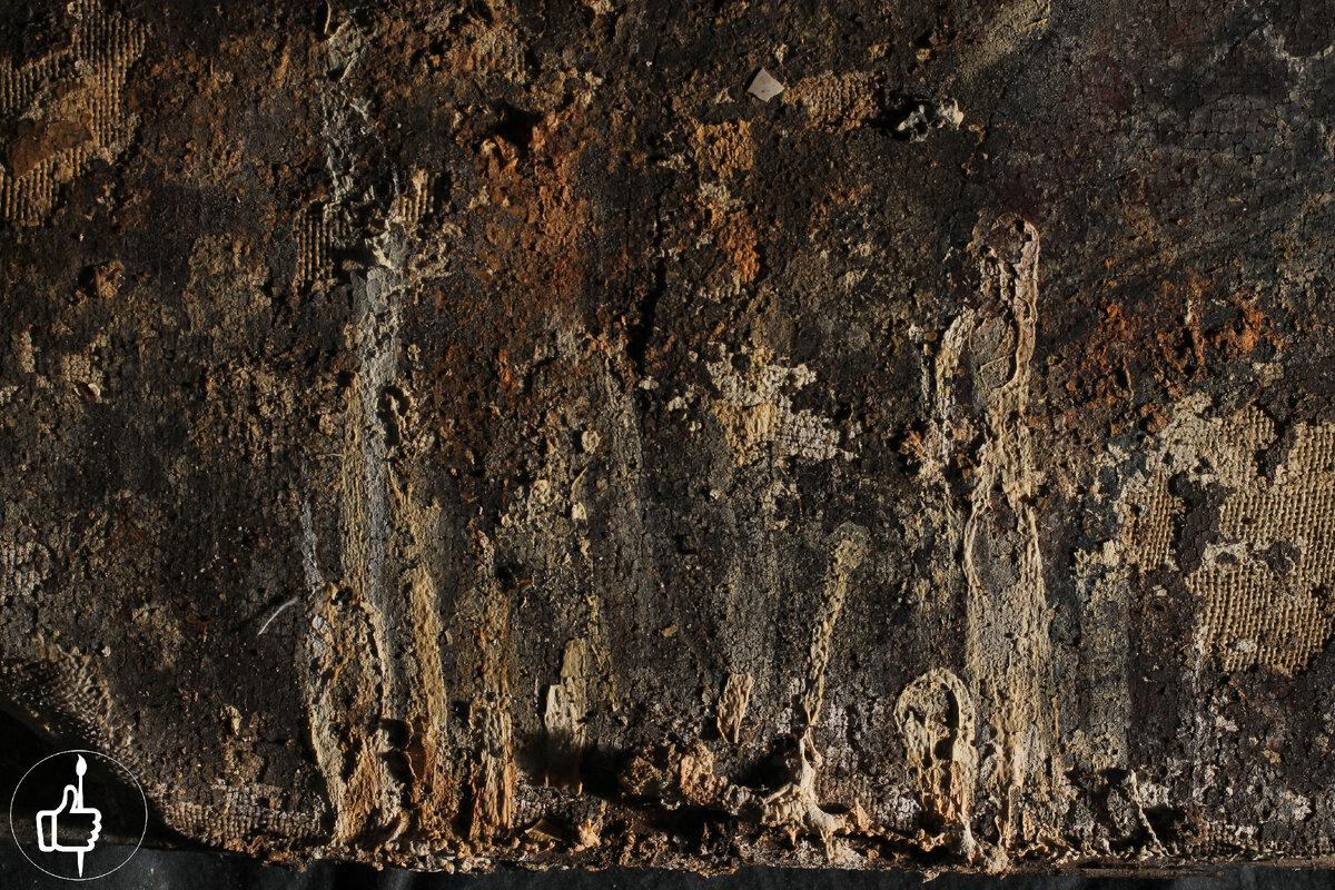 Фрагмент левой части, боковое освещение. 